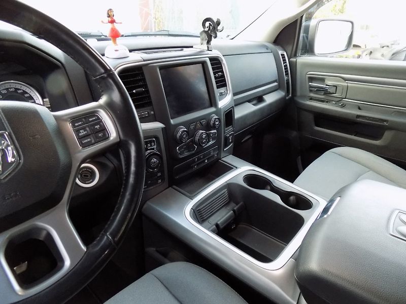 Dodge RAM 1500 (2022) 5.7 HEMI/CREW CAB/ČR/DPH/LED/ - fotka 24 z 40