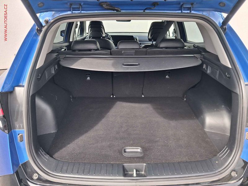 Kia Sportage (2023) 1.6 T-GDi, ČR, TOP, LED - fotka 7 z 23