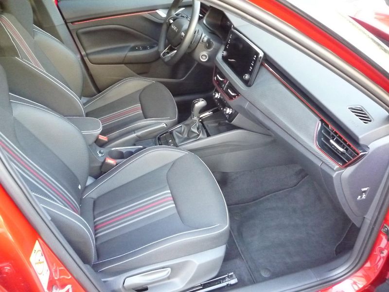 Škoda Kamiq (2025) 1,0TSi 85kW DSG MONTE CARLO - fotka 18 z 25