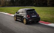 Abarth 695 v edici 75° Anniversario
