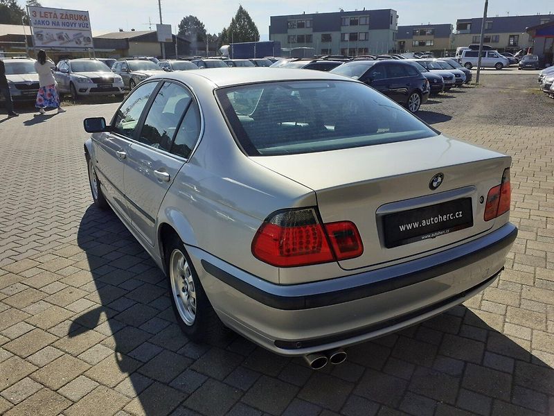 BMW Řada 3 (1998) 323i 6V - fotka 5 z 28