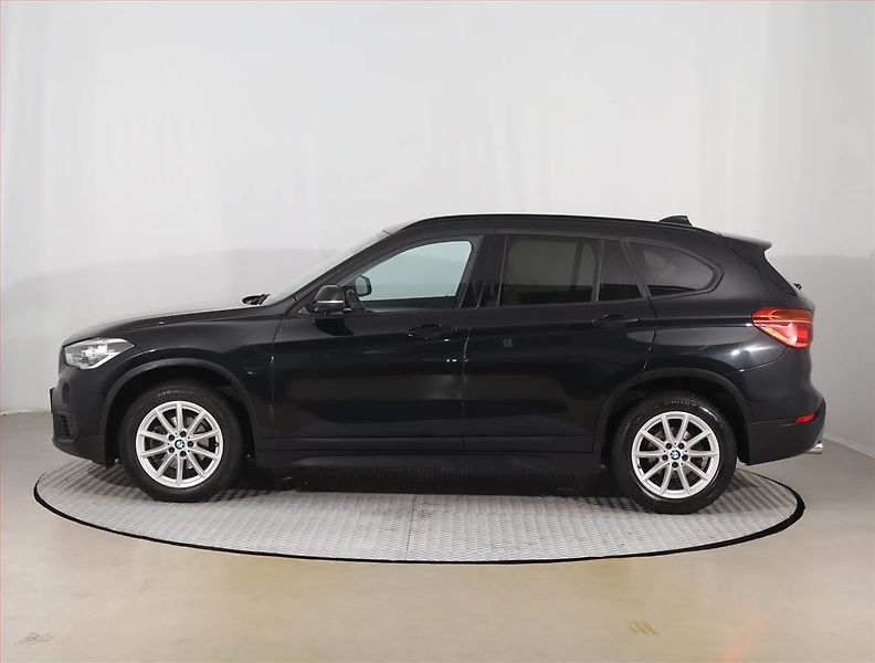 BMW X1 (2016) sDrive16d, Serv.kniha, Kůže - fotka 3 z 25