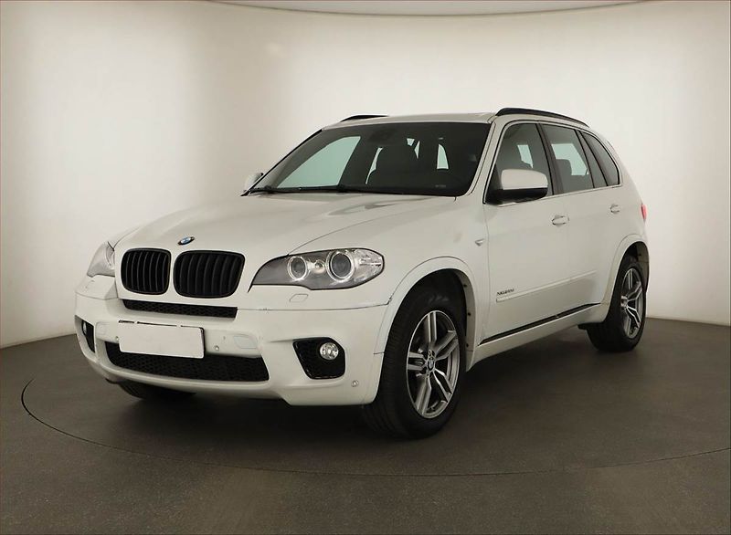 BMW X5 (2013) xDrive30d, 4X4, Automat, Kůže - fotka 2 z 21