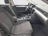 Volkswagen Passat (2018) 2.0 TDI, Automat, Navi - náhled 9