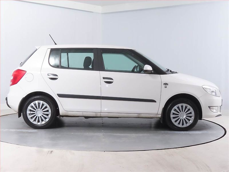 Škoda Fabia (2011) 1.2 TSI - fotka 6 z 14