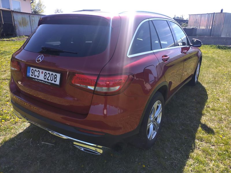 Mercedes-Benz GLC (2015) 220 d 4Matic - fotka 3 z 15