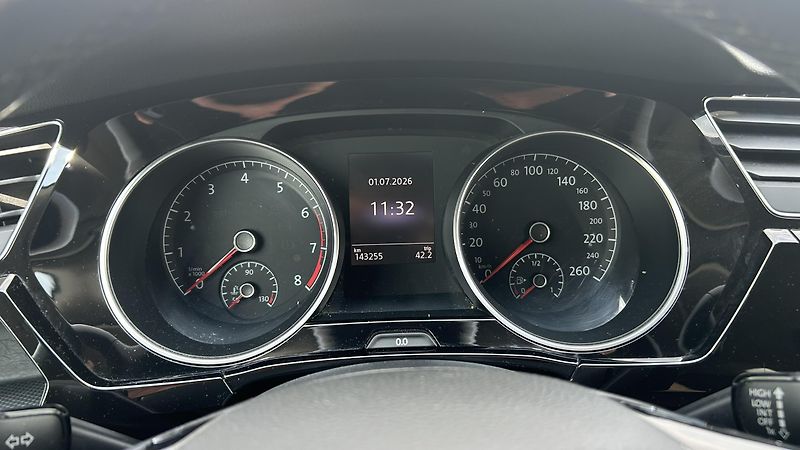 Volkswagen Touran (2018) 1,4TSI 110KW 7MÍST TOP!!!!! - fotka 11 z 19