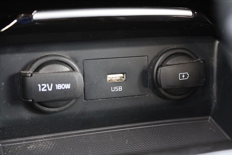 Kia XCeed 1,4 T-GDI  ČR,1MAJ,AUTOMAT,TOP - fotka 19 z 37