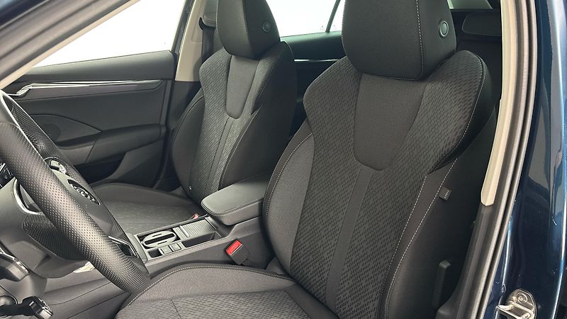 Škoda Octavia 2.0 TDI Style Combi - fotka 15 z 28
