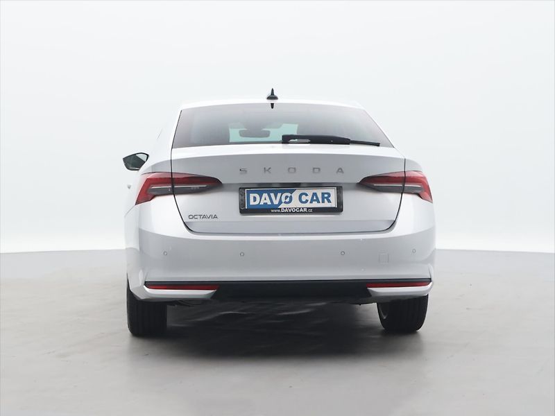 Škoda Octavia 2,0 TDI 110kW DSG Ultimate CZ - fotka 6 z 29