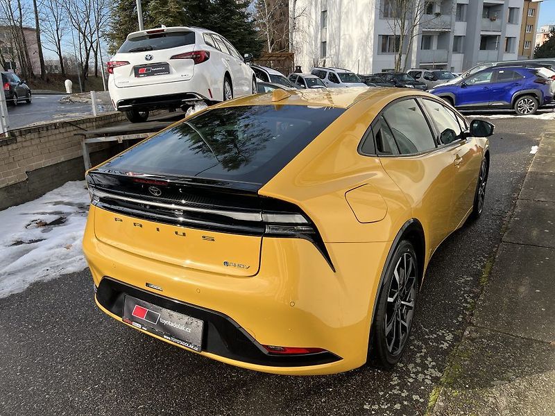 Toyota Prius 2.0L PHEV Prestige - fotka 7 z 25