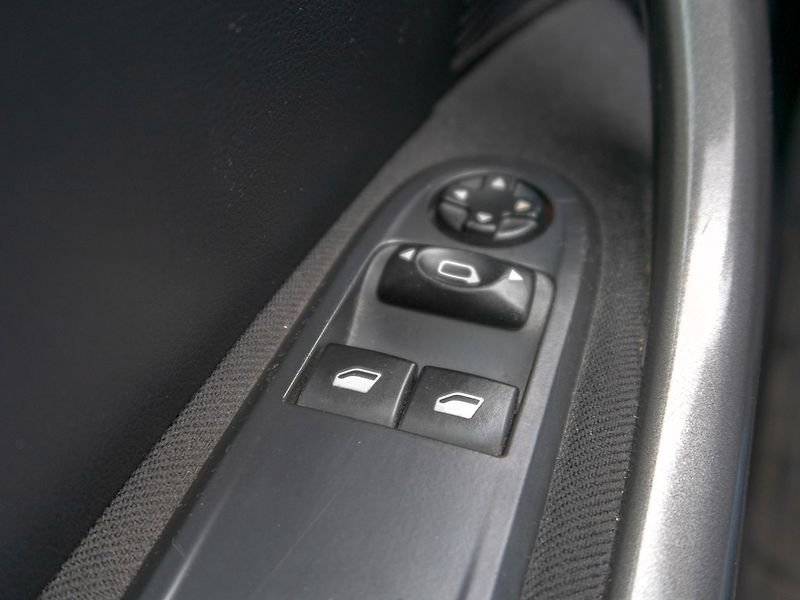 Peugeot 308 (2009) 1.6HDI 80KW SW  – PANORAMA - fotka 28 z 47
