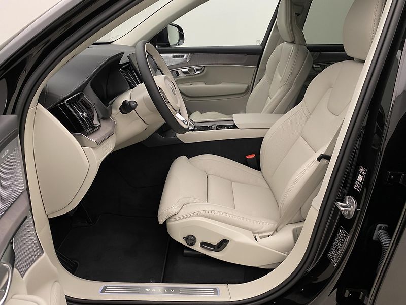 Volvo XC90 (2026) T8 AWD Plug-in BRIGHT PLUS 7m - fotka 3 z 74