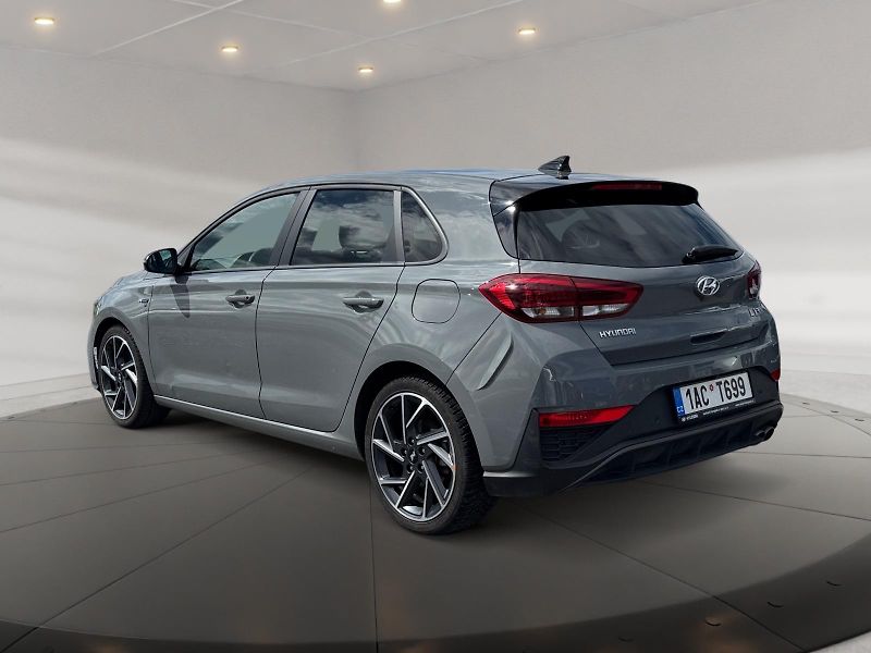 Hyundai i30 (2024) N LINE 1.5T-GDI 118kW CZ DPH - fotka 4 z 11
