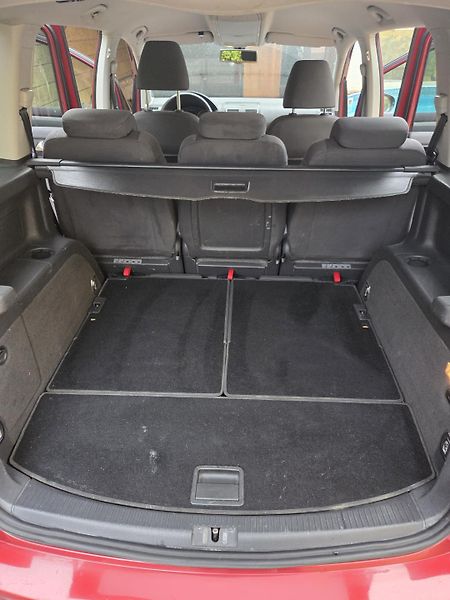 Volkswagen Touran (2011) Prodám VW Touran 2.0, 7 míst - fotka 11 z 21