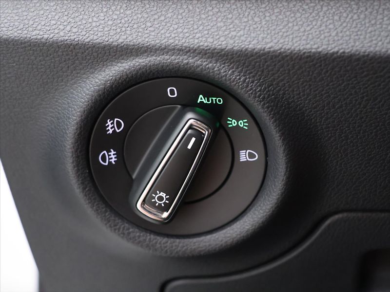 Škoda Kamiq 1,5 TSI 110kW DSG Scoutline CZ - fotka 17 z 38