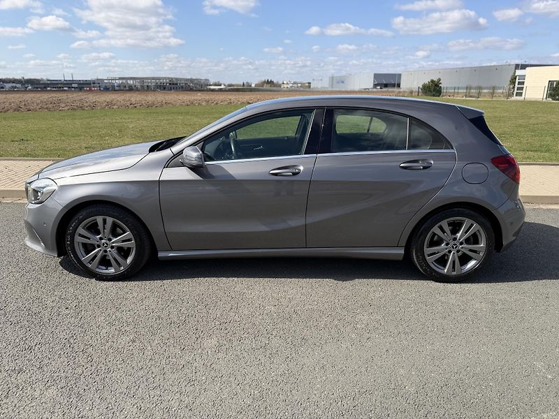 Mercedes-Benz Třídy A 180i LED NAVI KAMERA SERVISKA - fotka 2 z 40