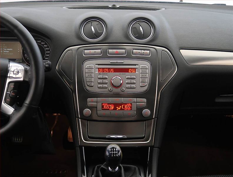 Ford Mondeo (2008) 2.0 TDCi, po STK, Tažné - fotka 12 z 18