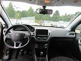 Peugeot 2008 (2017) 1.2 i, 1.maj,ČR, AC, výhřev - náhled 8