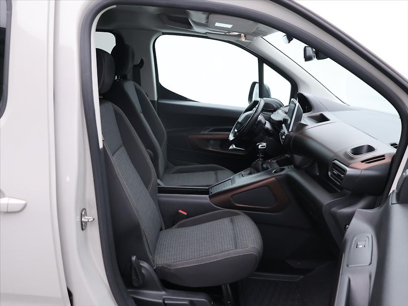 Peugeot Rifter 1,5 BlueHDI 96kW CZ 1.Maj GT - fotka 12 z 28