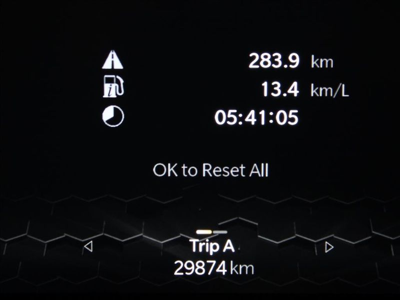 Jeep Compass 1,5 Turbo Hybrid Summit 30tkm. - fotka 23 z 23