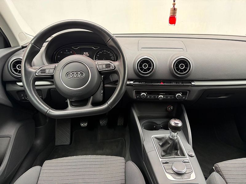 Audi A3 1.4 TFSi Ambition - fotka 14 z 21