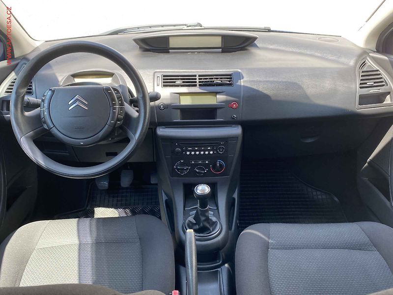 Citroën C4 (2009) 1.6i, ČR, AC, tempo, park - fotka 8 z 15