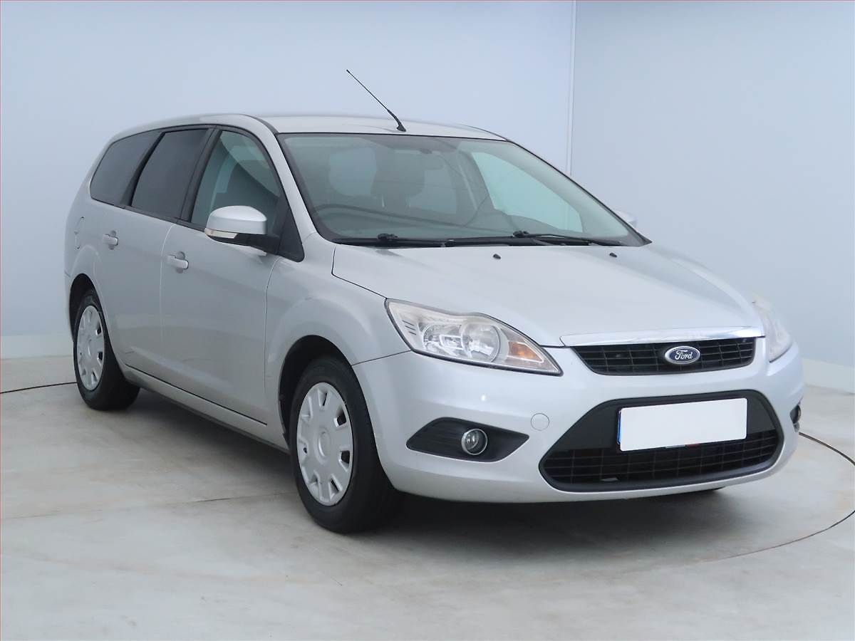 Ford Focus 1.6 16V, nová STK, zamluveno