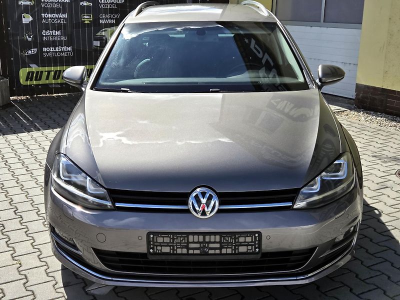 Volkswagen Golf 1,4TSi Highline 92kW, SERV.KN - fotka 2 z 43