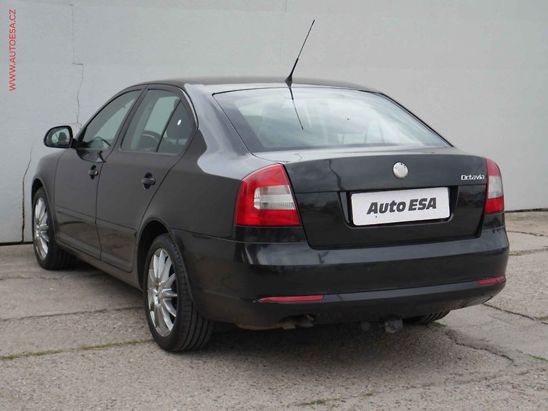 Škoda Octavia (2009) 2.0 TDi, ČR, servis.kniha - fotka 4 z 18