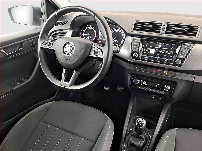 Škoda Fabia (2019) Style 1.0 TSI, Serv.kniha - fotka 7 z 17