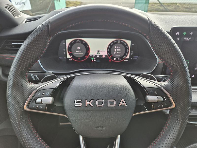 Škoda Octavia Combi RS 2,0 TSI 195kW DSG, we - fotka 23 z 39