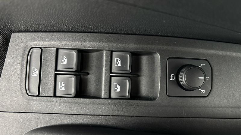 Škoda Fabia 1.0 TSI Style - fotka 21 z 23