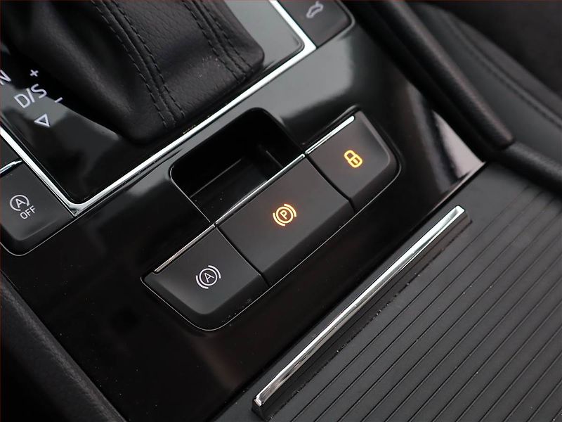 Škoda Superb (2018) 2.0 TDI, Automat, Kůže, Navi - fotka 24 z 25