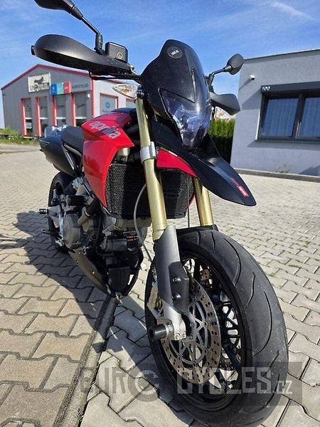 Aprilia Dorsoduro 750 (2010) - fotka 17 z 18
