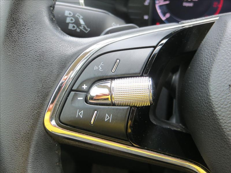 Škoda Octavia 2,0 TDI Ambition DSG LED ČR - fotka 19 z 24
