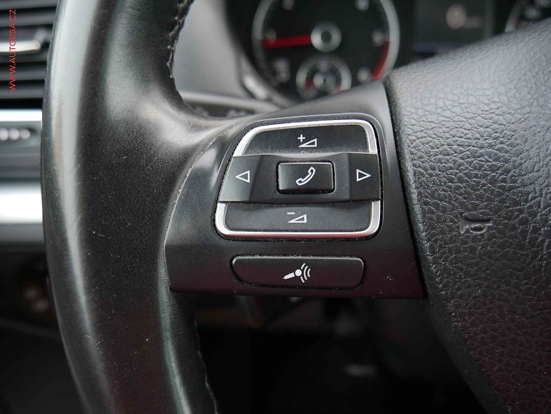 Volkswagen Sharan (2013) 2.0TDi, DSG, bixen, kamera - fotka 14 z 21
