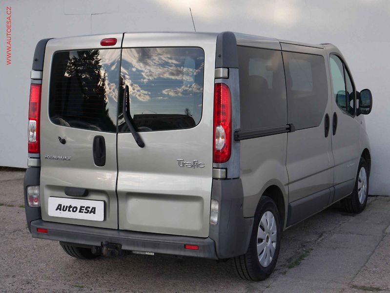 Renault Trafic (2009) 2.0dCi 8míst, AC, 84kW, STK1 - fotka 6 z 15