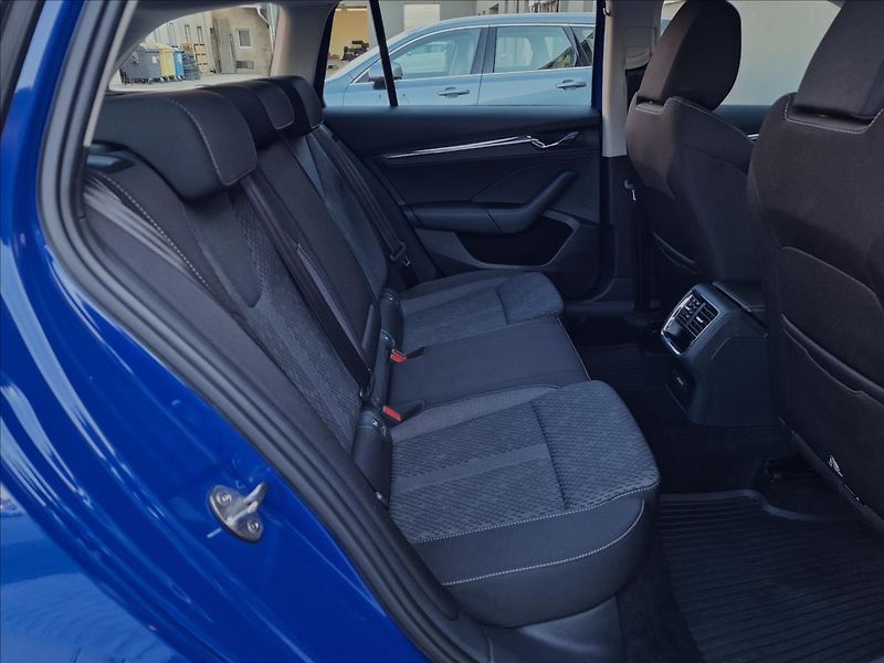 Škoda Octavia 2.0 TDI Style,původ ČR,1.Maj - fotka 15 z 50