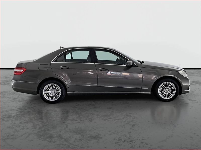 Mercedes-Benz Třídy E (2009) E 220 CDI, Automat, Kůže, Navi - fotka 6 z 20