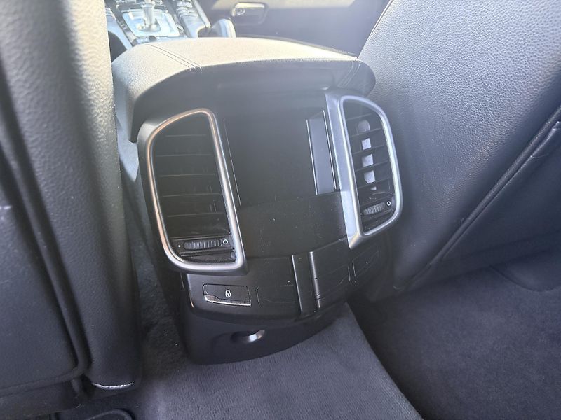 Porsche Cayenne DIESEL 3.0 V6 180KW - fotka 33 z 42