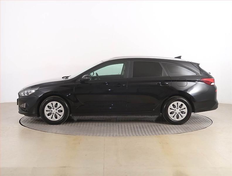 Hyundai i30 (2022) Comfort 1.0 T-GDI, Serv.kniha - fotka 3 z 15
