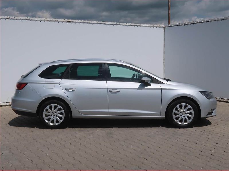 Seat Leon (2016) Style 1.6 TDI, Automat, Navi - fotka 6 z 17