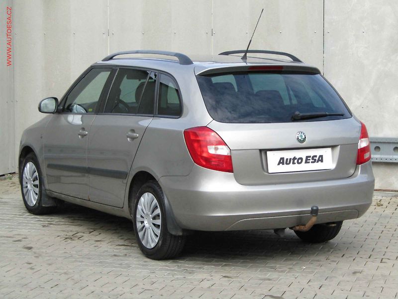 Škoda Fabia (2009) 1.2 HTP, ČR, AC, tažné - fotka 6 z 17