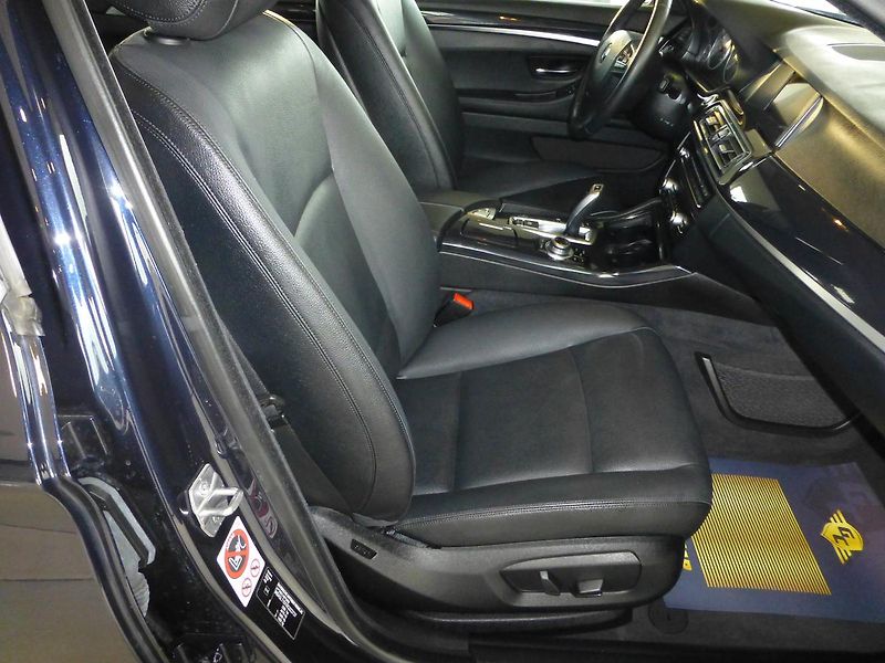 BMW Řada 5 (2016) 520D-KAMERA*ALU**XENONY - fotka 21 z 29