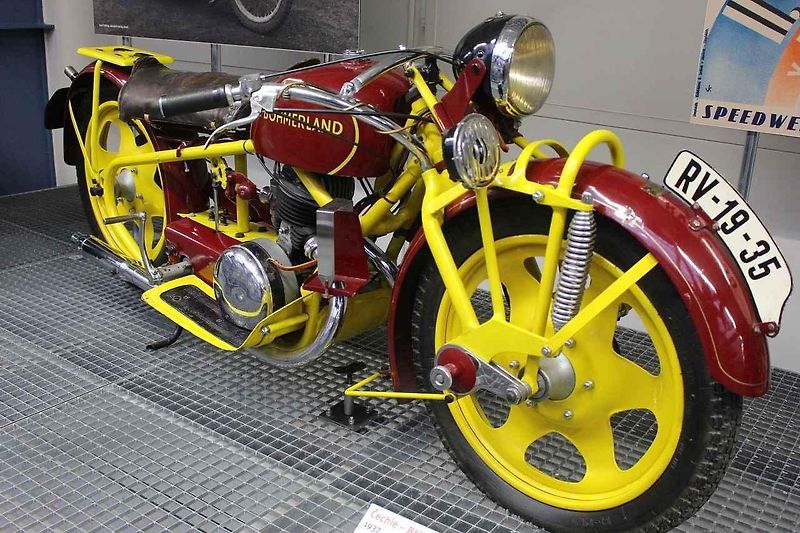 Firma JAC Jaroslava Cvacha z Horažďovic nabízela nejlevnější typ motocyklu v kubatuře 500.