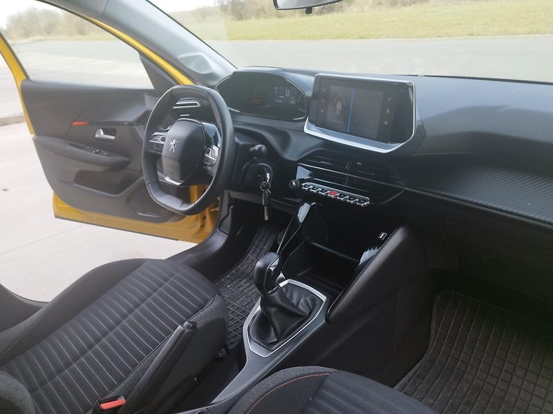 Peugeot 208 1.2i,volat-608 081 843 - fotka 14 z 17