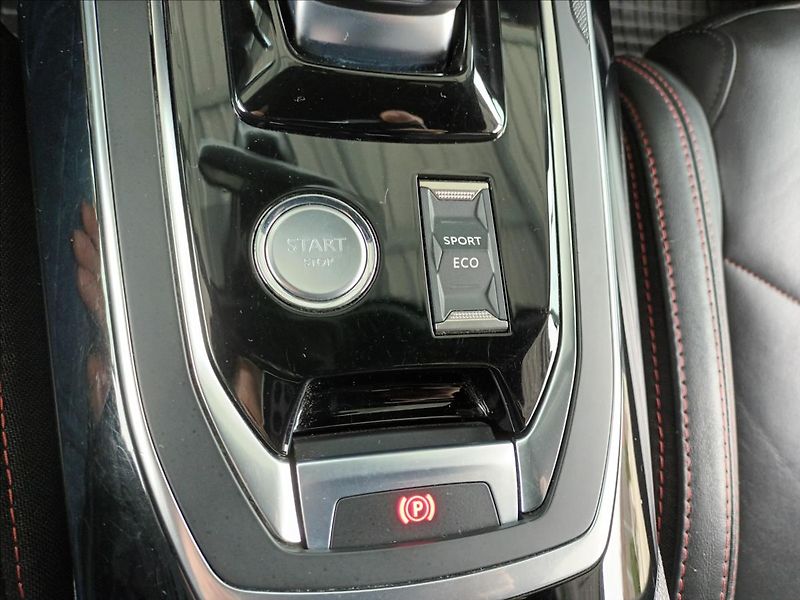 Peugeot 308 2,0 HDI,GT,130KW,ČR,RADAR,NAVI - fotka 39 z 50