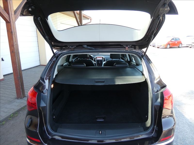 Opel Astra 1,4 i 88kW klima, serviska - fotka 18 z 44