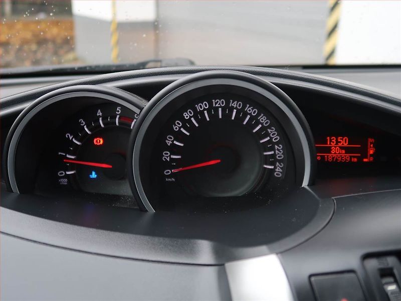 Toyota Verso (2013) 2.0 D-4D, 7 míst, Tempomat - fotka 11 z 18